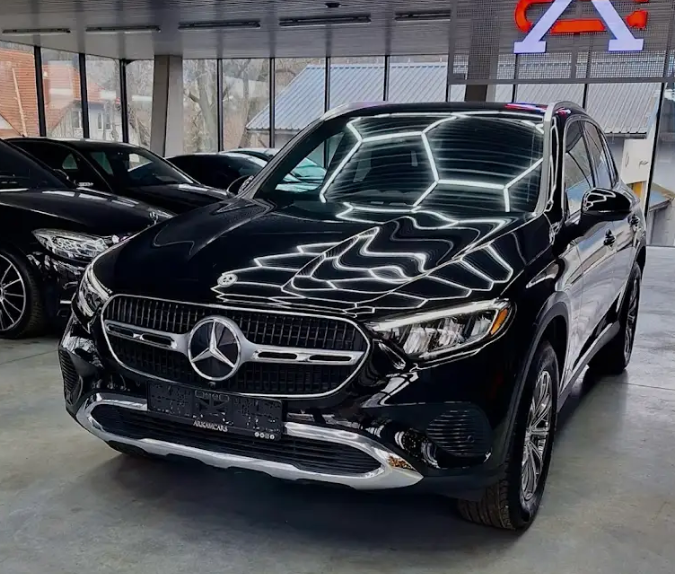 Mercedes GLC300