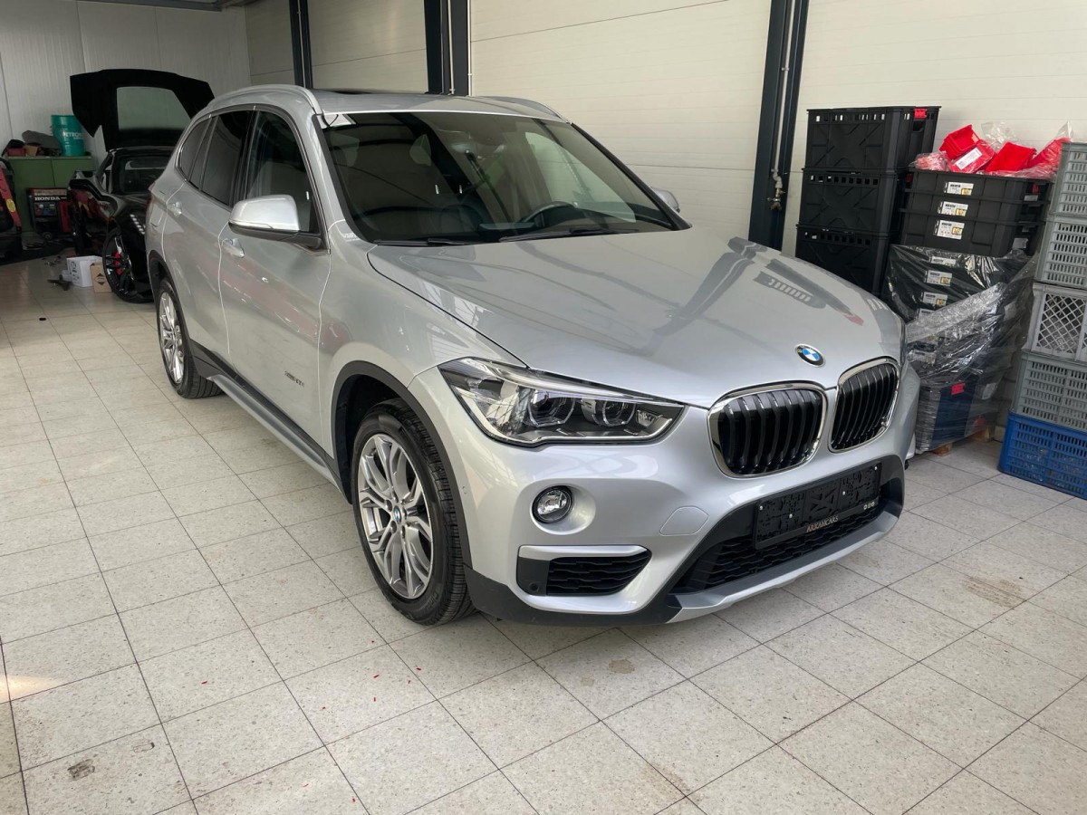 BMW X1 28I