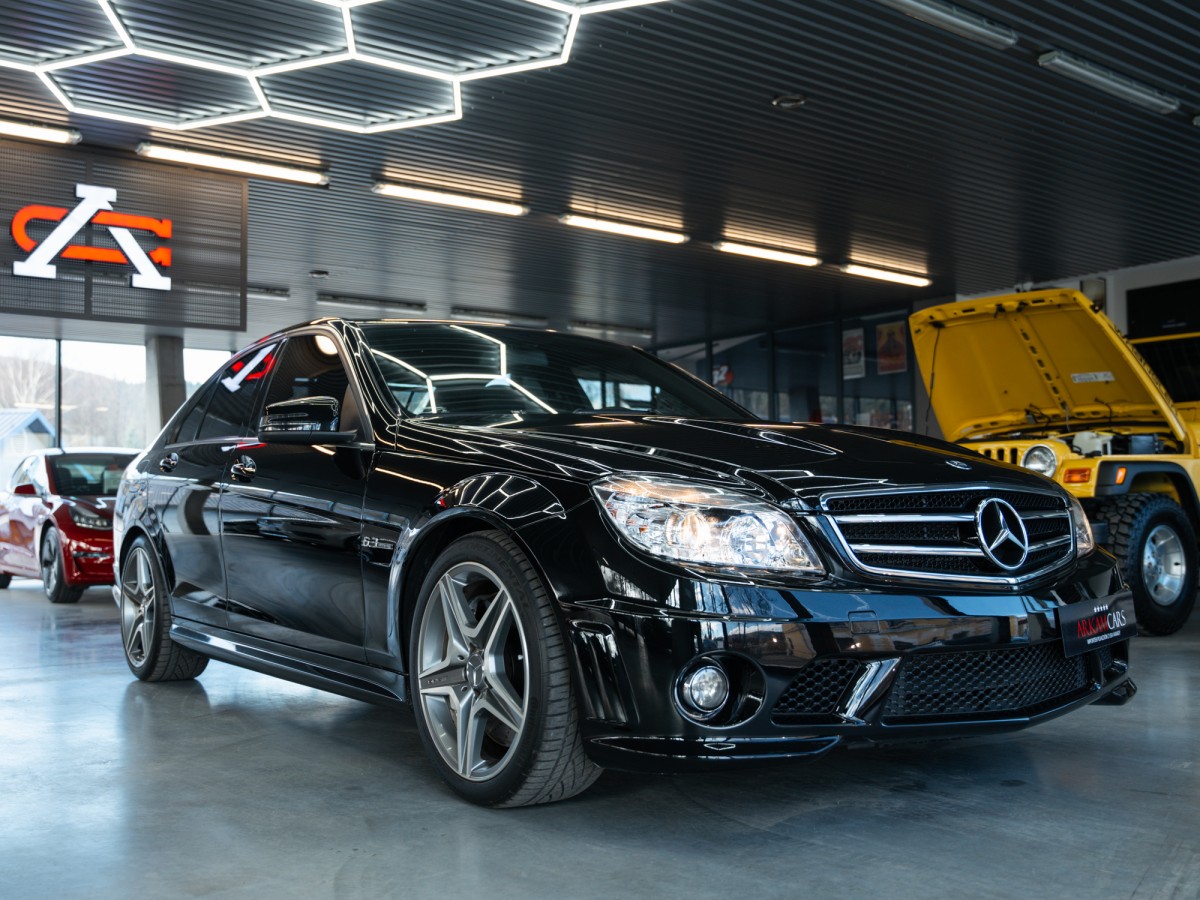 Mercedes C63 AMG